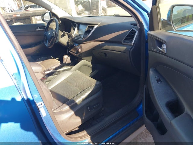 KM8J33A44HU430130 Hyundai Tucson Se Plus