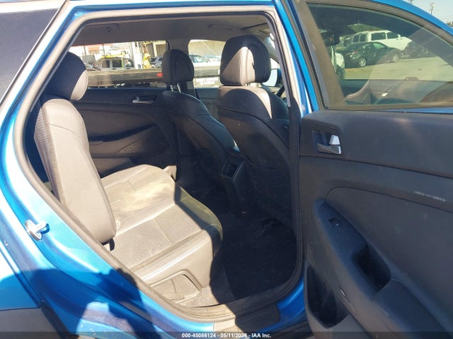 KM8J33A44HU430130 Hyundai Tucson Se Plus