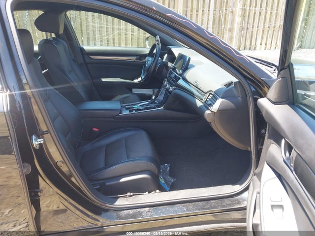 45086240 :رقم المزاد ، 1HGCV1F37JA256378 vin ، 2018 Honda Accord Sport مزاد بيع