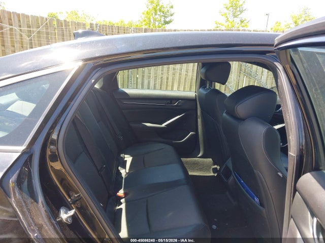 45086240 :رقم المزاد ، 1HGCV1F37JA256378 vin ، 2018 Honda Accord Sport مزاد بيع