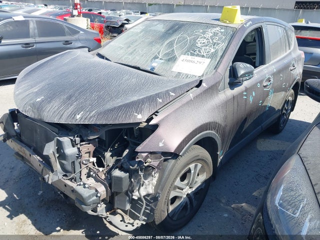 2T3ZFREV9JW515719 Toyota RAV4 LE