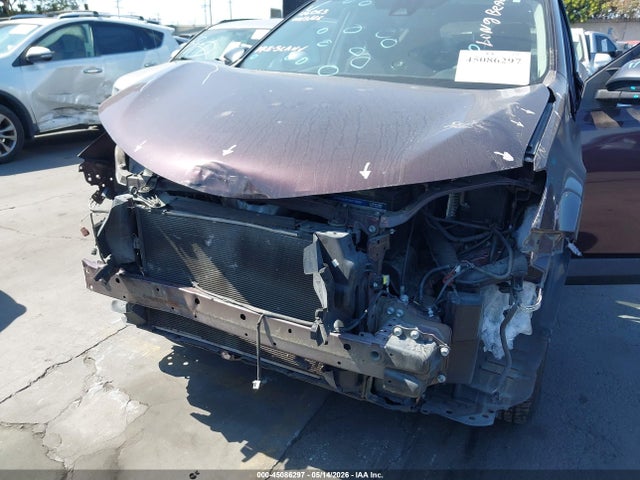 2T3ZFREV9JW515719 Toyota RAV4 LE