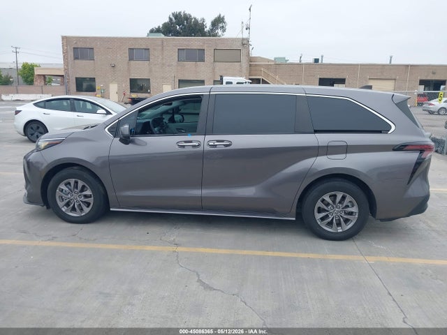 Toyota SIENNA XLE 2023 5TDYSKFC2PS094819 Image 14