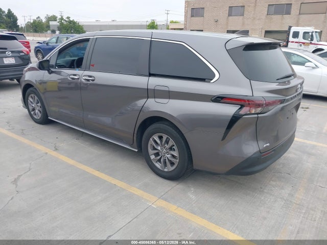 Toyota SIENNA XLE 2023 5TDYSKFC2PS094819 Image 3