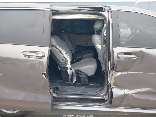 Toyota SIENNA XLE 2023 5TDYSKFC2PS094819 Image 8