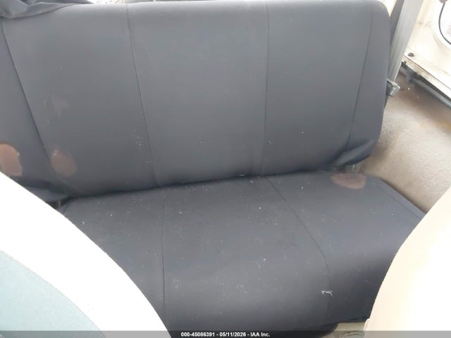 Продажа на аукционе авто 2001 Jeep Wrangler Sahara, vin: 1J4FA59S01P338915, номер лота: 45086391