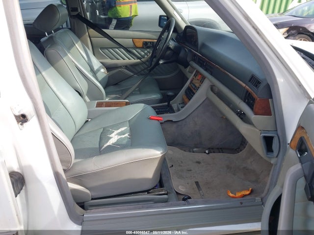 45086547 :رقم المزاد ، WDBCA39E9LA503453 vin ، 1990 Mercedes-benz 560 Sel مزاد بيع