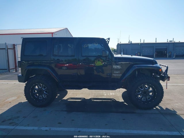 1C4BJWEG3FL618077 Jeep Wrangler Unlimited Sahara