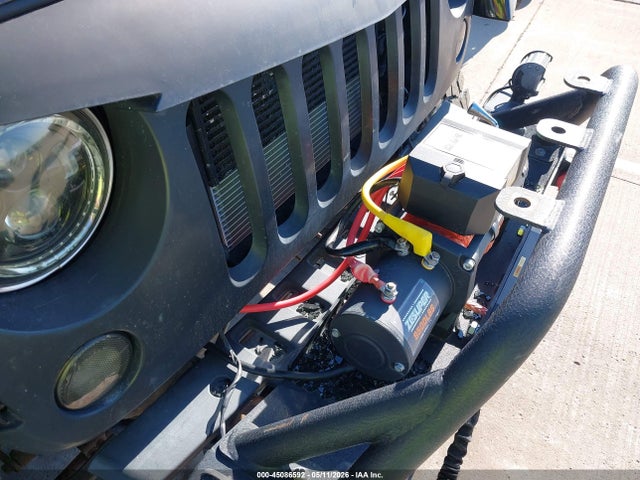 1C4BJWEG3FL618077 Jeep Wrangler Unlimited Sahara