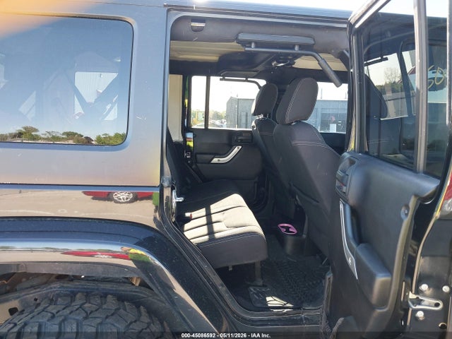1C4BJWEG3FL618077 Jeep Wrangler Unlimited Sahara