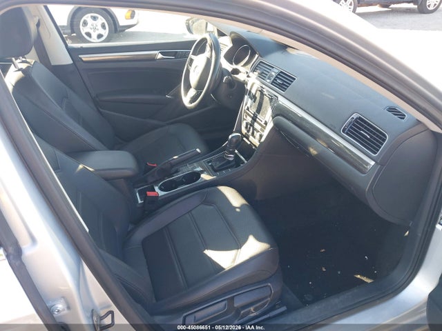 45086651 :رقم المزاد ، 1VWBT7A37HC067669 vin ، 2017 Volkswagen Passat 1.8t Se مزاد بيع
