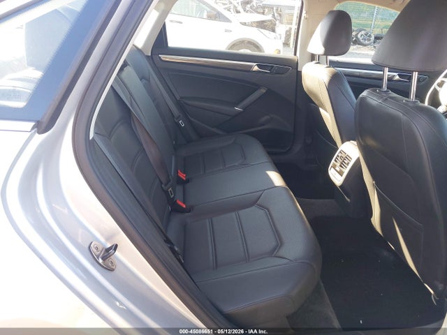 45086651 :رقم المزاد ، 1VWBT7A37HC067669 vin ، 2017 Volkswagen Passat 1.8t Se مزاد بيع