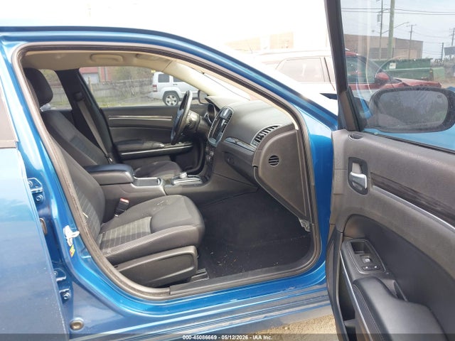 2022 Chrysler 300 Touring Awd მანქანა იყიდება აუქციონზე, vin: 2C3CCARG7NH159003, აუქციონის ნომერი: 45086669