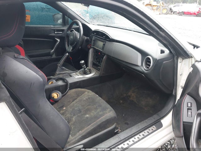 Scion FR-S 2015 JF1ZNAA17F9706558 Image 17