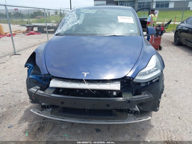 2022 Tesla Model Y Long Range Dual Motor All-wheel Drive მანქანა იყიდება აუქციონზე, vin: 7SAYGDEE5NF370754, აუქციონის ნომერი: 45086715