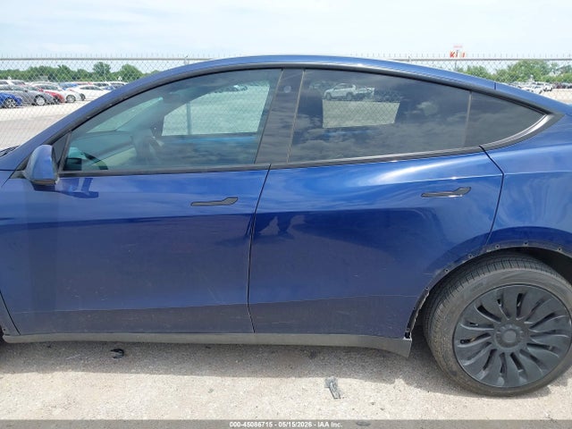 2022 Tesla Model Y Long Range Dual Motor All-wheel Drive მანქანა იყიდება აუქციონზე, vin: 7SAYGDEE5NF370754, აუქციონის ნომერი: 45086715