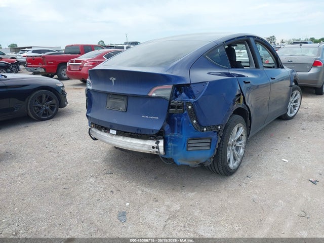 2022 Tesla Model Y Long Range Dual Motor All-wheel Drive მანქანა იყიდება აუქციონზე, vin: 7SAYGDEE5NF370754, აუქციონის ნომერი: 45086715