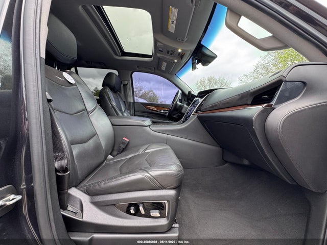 45086898 :رقم المزاد ، 1GYS4BKJ4KR364476 vin ، 2019 Cadillac Escalade Luxury مزاد بيع