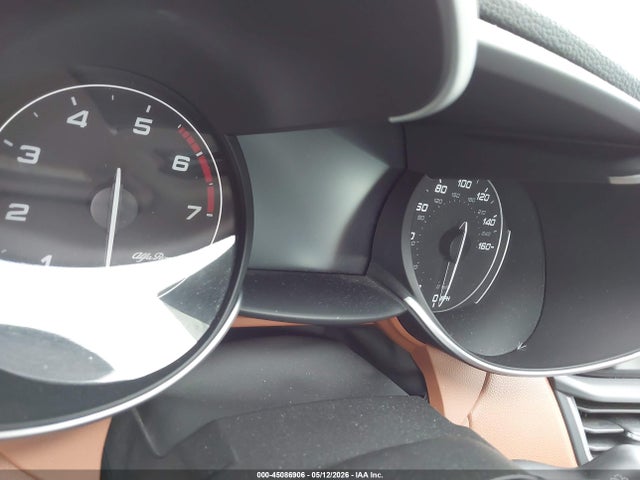 45086906 :رقم المزاد ، ZARFAECN2H7540258 vin ، 2017 Alfa Romeo Giulia Ti Rwd مزاد بيع