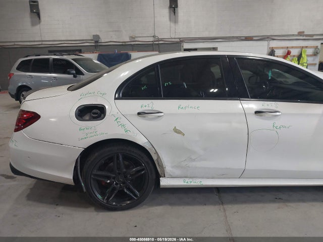 2017 Mercedes-benz E 300 4matic მანქანა იყიდება აუქციონზე, vin: WDDZF4KB7HA105576, აუქციონის ნომერი: 45086910