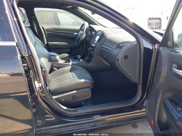 2014 Chrysler 300 300s მანქანა იყიდება აუქციონზე, vin: 2C3CCABG2EH118482, აუქციონის ნომერი: 45087088