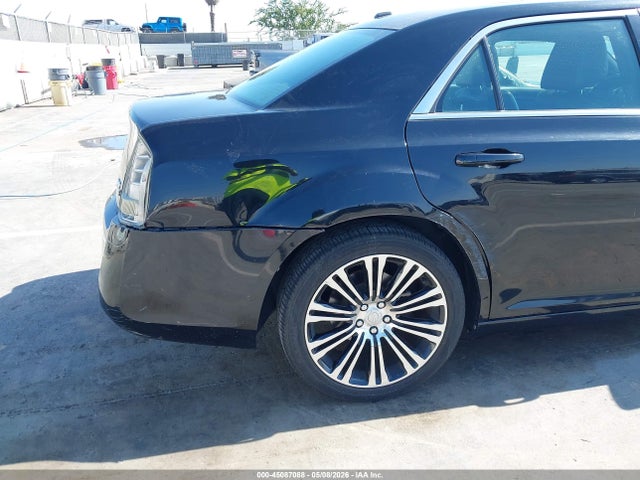 2014 Chrysler 300 300s მანქანა იყიდება აუქციონზე, vin: 2C3CCABG2EH118482, აუქციონის ნომერი: 45087088