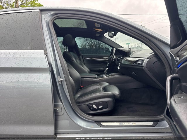 45087128 :رقم المزاد ، WBAJB1C56JB374403 vin ، 2018 Bmw 530e Xdrive Iperformance مزاد بيع