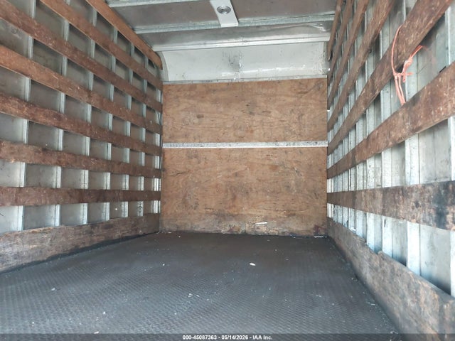 Auction sale of the 2001 Isuzu Npr, vin: 4KLC4B1R01J805194, lot number: 45087363