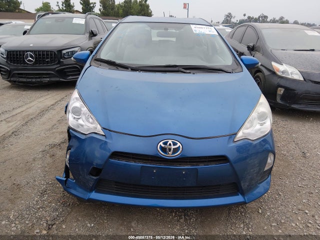 45087375 :رقم المزاد ، JTDKDTB35D1535153 vin ، 2013 Toyota Prius C One مزاد بيع
