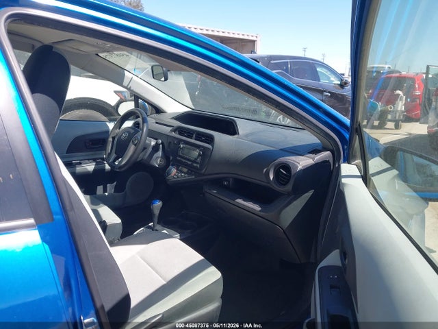 45087375 :رقم المزاد ، JTDKDTB35D1535153 vin ، 2013 Toyota Prius C One مزاد بيع
