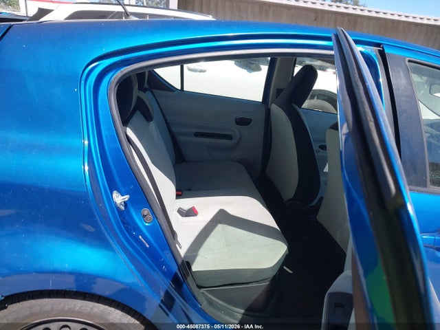 45087375 :رقم المزاد ، JTDKDTB35D1535153 vin ، 2013 Toyota Prius C One مزاد بيع