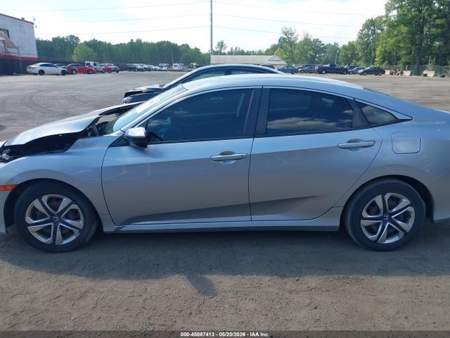 45087413 :رقم المزاد ، 19XFC2F58GE206751 vin ، 2016 Honda Civic Lx مزاد بيع