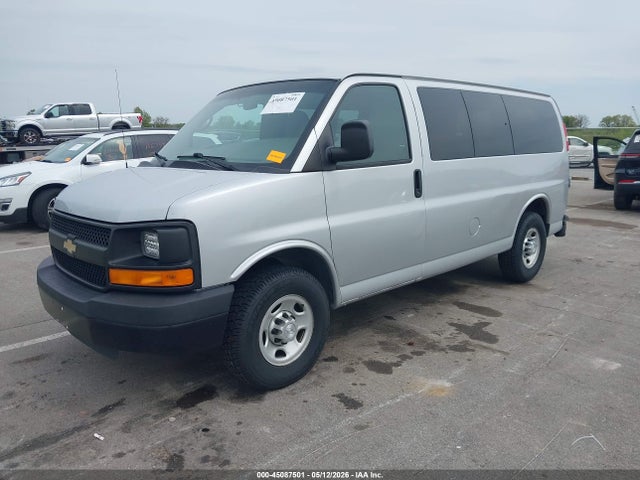 Chevrolet Express 2500 Ls 2015 1GNWGPFG9F1271474 Image 2