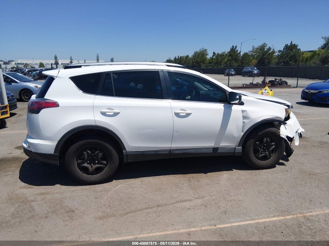 Продаж на аукціоні авто 2018 Toyota Rav4 Le, vin: JTMZFREV5JJ748995, номер лоту: 45087575