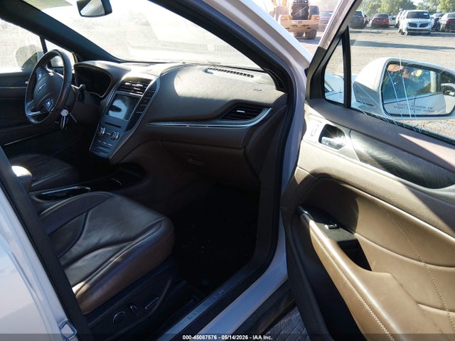 Продаж на аукціоні авто 2017 Lincoln Mkc Reserve, vin: 5LMCJ3C94HUL00725, номер лоту: 45087576