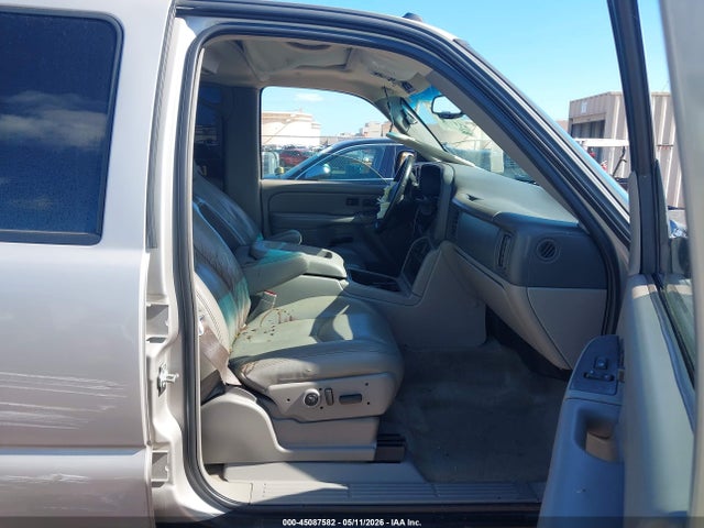 45087582 :رقم المزاد ، 1GNEK13T45R182632 vin ، 2005 Chevrolet Tahoe Z71 مزاد بيع