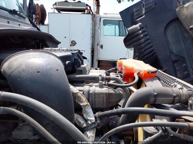 2016 Freightliner Cascadia 125 მანქანა იყიდება აუქციონზე, vin: 3AKJGLD65GSHD1513, აუქციონის ნომერი: 45087620