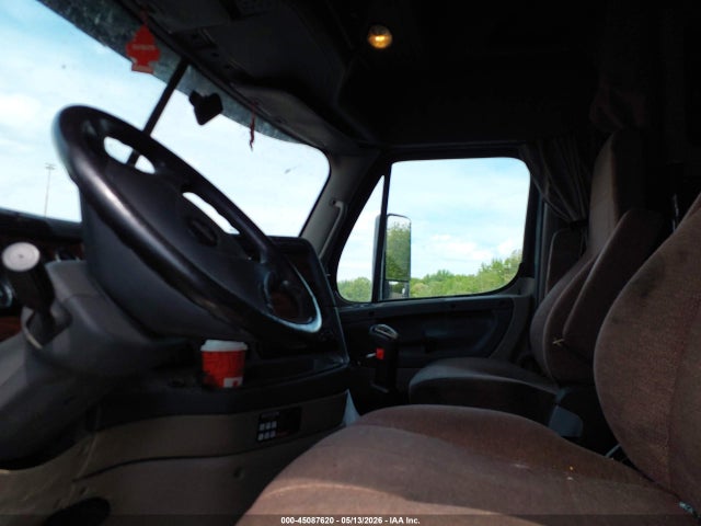 2016 Freightliner Cascadia 125 მანქანა იყიდება აუქციონზე, vin: 3AKJGLD65GSHD1513, აუქციონის ნომერი: 45087620