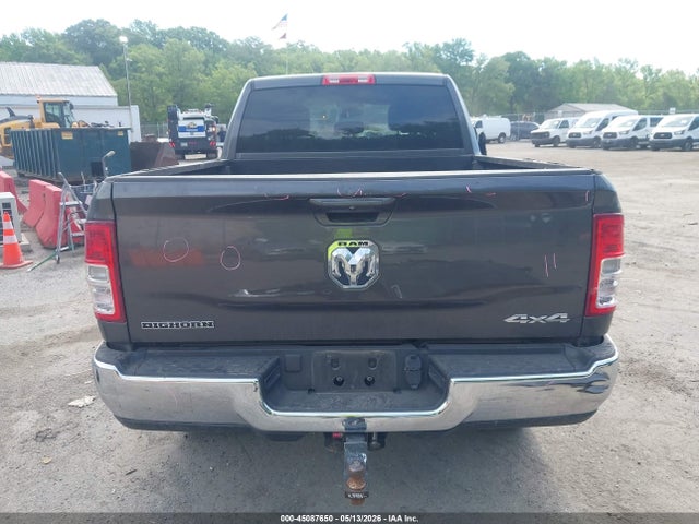 45087650 :رقم المزاد ، 3C6UR5DL5NG224142 vin ، 2022 Ram 2500 Big Horn  4x4 6'4 Box مزاد بيع