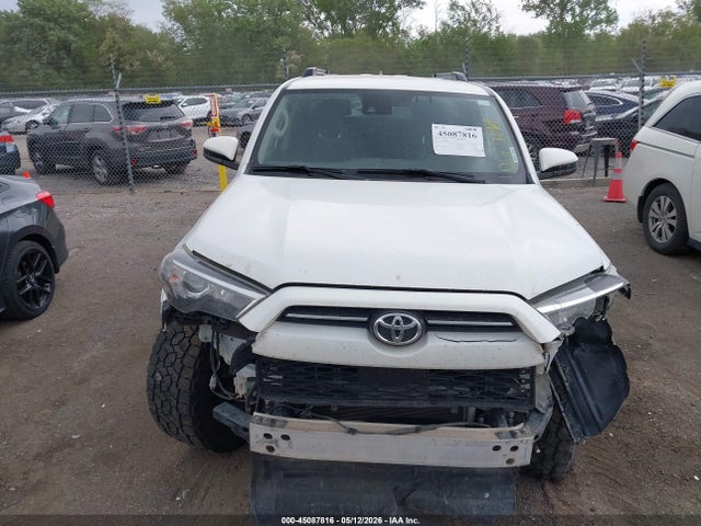Toyota 4RUNNER SR5 2021 JTEMU5JRXM5868821 Image 12