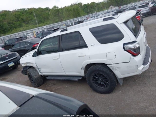 Toyota 4RUNNER SR5 2021 JTEMU5JRXM5868821 Image 14