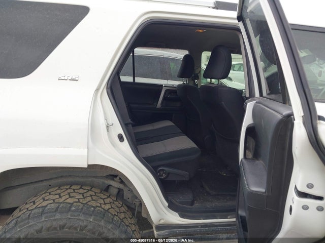 Toyota 4RUNNER SR5 2021 JTEMU5JRXM5868821 Image 8