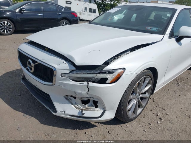 7JRA22TK5LG031667 Volvo S60 T6 Momentum