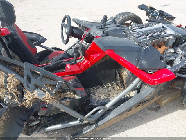 45087848 :رقم المزاد ، 57XAAPFA0F5106543 vin ، 2015 Polaris Slingshot مزاد بيع