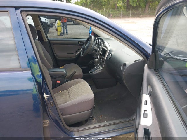 45087854 :رقم المزاد ، 2T1KR32E55C505019 vin ، 2005 Toyota Matrix مزاد بيع