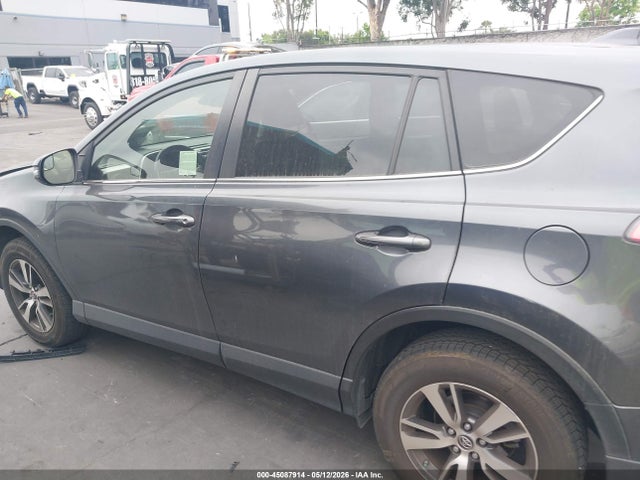 Auction sale of the 2017 Toyota Rav4 Xle, vin: JTMWFREV2HD106665, lot number: 45087914