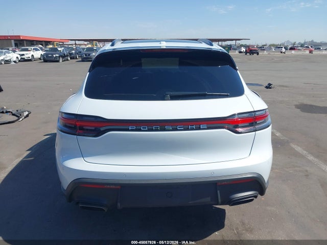 Porsche Macan 2022 WP1AA2A51NLB03262 Image 16