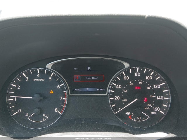 45087953 :رقم المزاد ، 5N1DR2MNXJC668473 vin ، 2018 Nissan Pathfinder Sv مزاد بيع