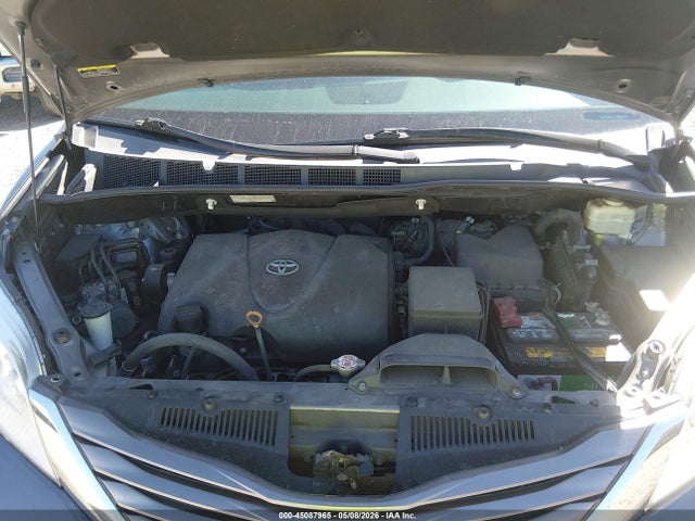 Продаж на аукціоні авто 2017 Toyota Sienna Le 8 Passenger, vin: 5TDKZ3DC0HS827848, номер лоту: 45087965