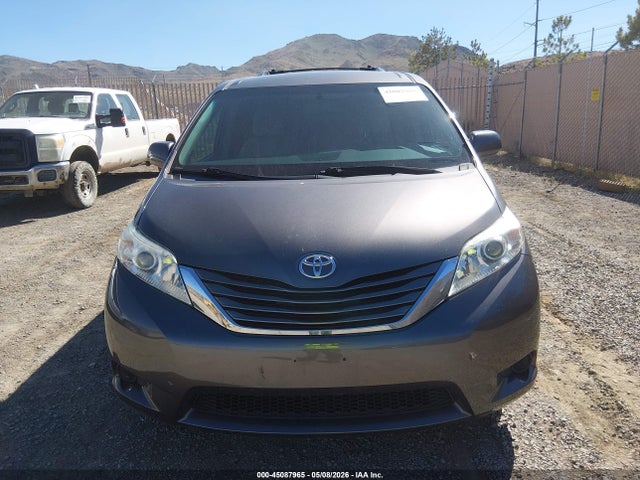 Продаж на аукціоні авто 2017 Toyota Sienna Le 8 Passenger, vin: 5TDKZ3DC0HS827848, номер лоту: 45087965